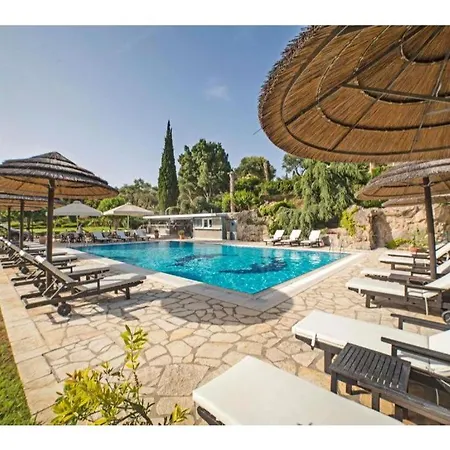 Corfu Club Executive Апарт-отель 4*
